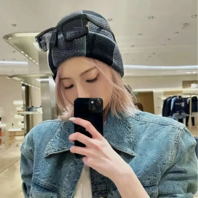 قبعة شتوية للجنسين بتطريز هندس - مراجعة Beanie Cuffed Knit وسعره