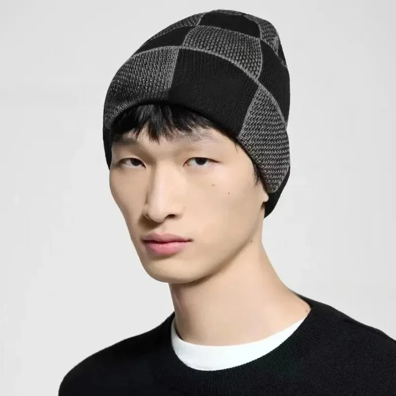 قبعة شتوية للجنسين بتطريز هندس - مراجعة Beanie Cuffed Knit وسعره
