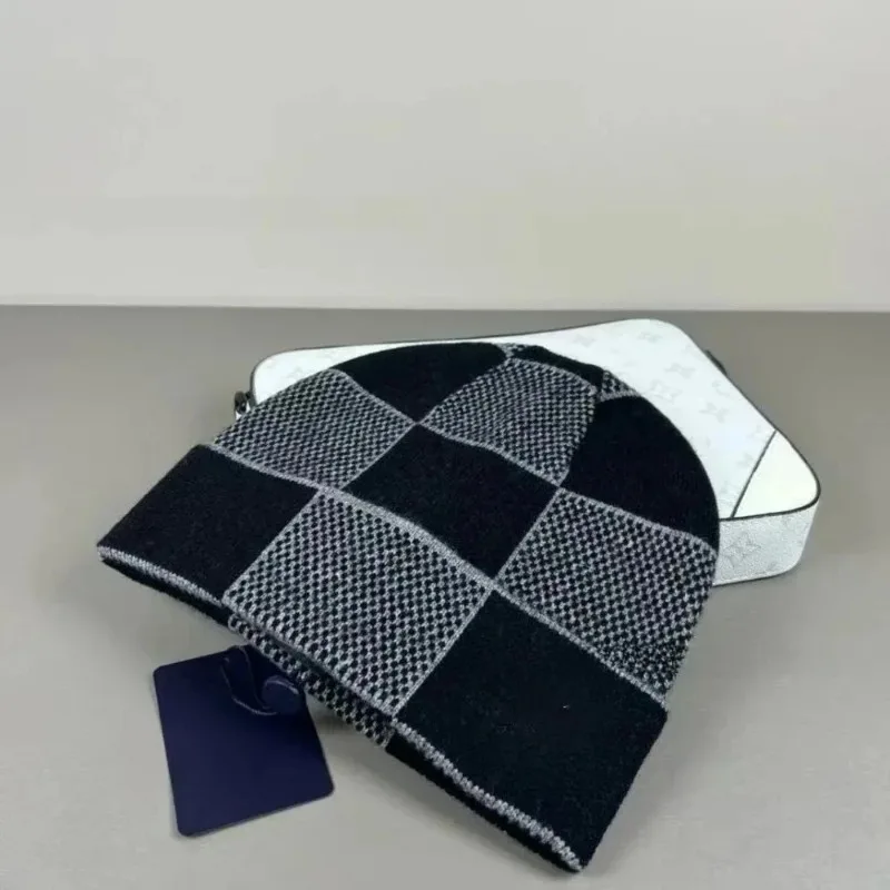 قبعة شتوية للجنسين بتطريز هندس - مراجعة Beanie Cuffed Knit وسعره