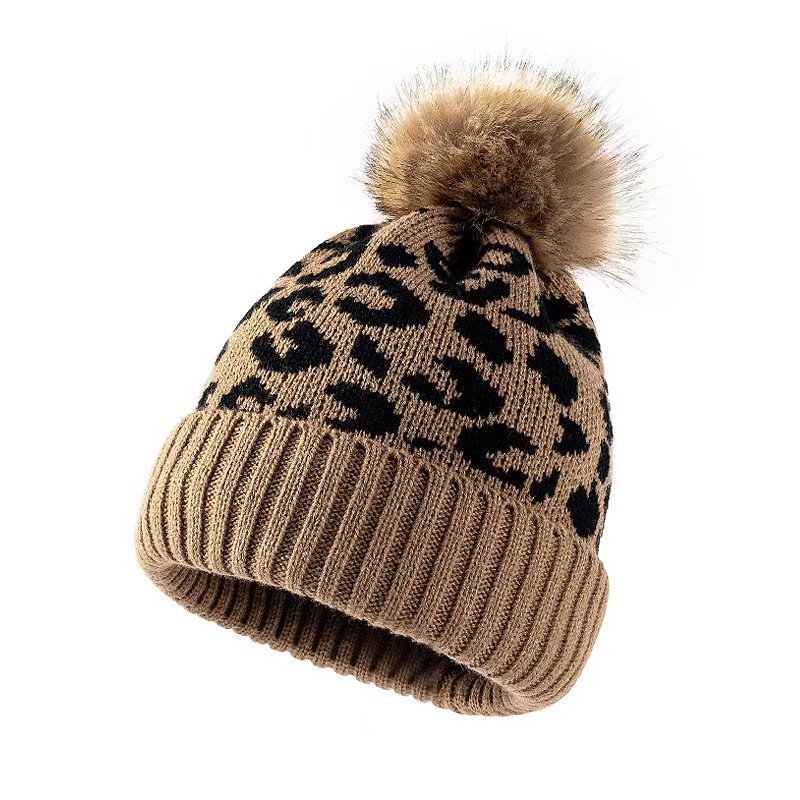 قبعة نسائية منسوجة بنقشة الفهد - مراجعة Beanie Cuffed Knit وسعره